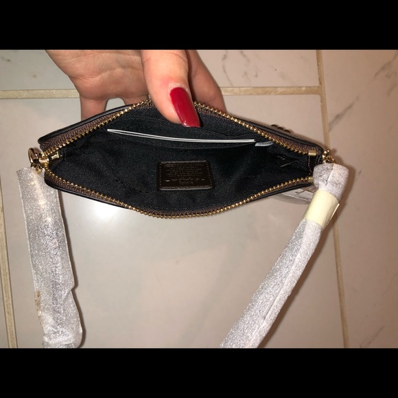 Coach Wristlet/Wallet/Clutch - Picture 3 of 4